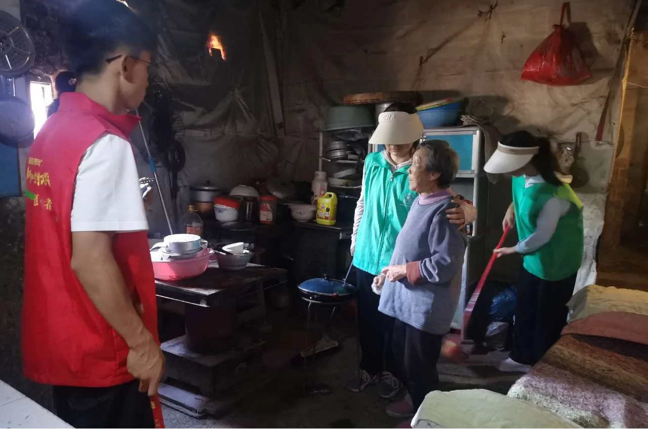 ZhiYuanZheLeJieZhuNaiNaiJiaJu.max-1600x1